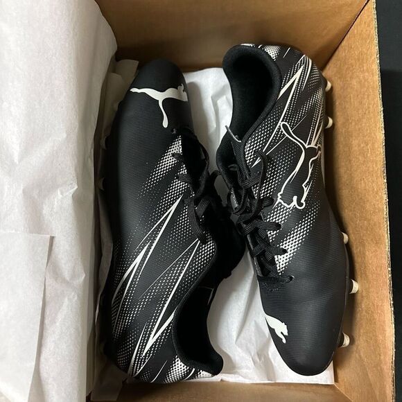 New Puma Attacanto Firm Artificial Ground Soccer Cleats 10.5 - Picture 1 of 7